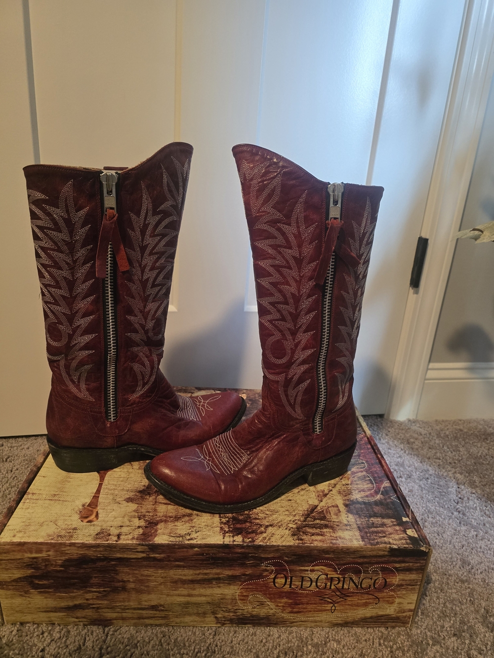 Old Gringo Burgundy Western Boots with Silver Stitching - Picture 2 of 6